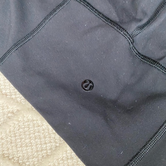 Lululemon mesh detail legging *limited edition* - Picture 3 of 4